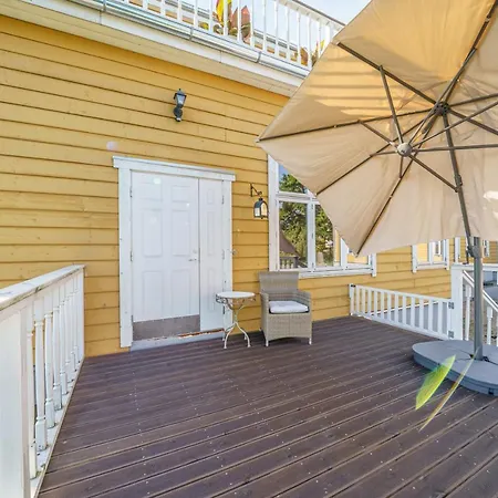 With A View And Sauna דירה