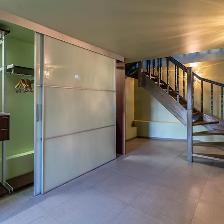 With A View And Sauna דירה